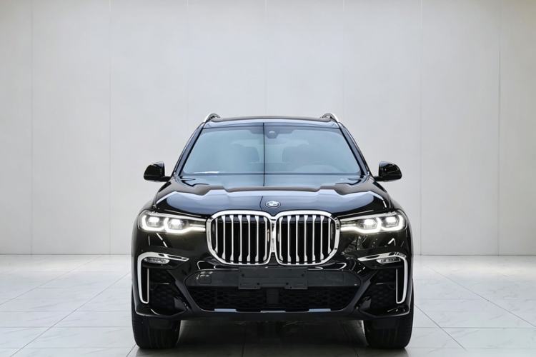 Used BMW X7 2022 xDrive40i Luxury M Sport Package Exterior 4