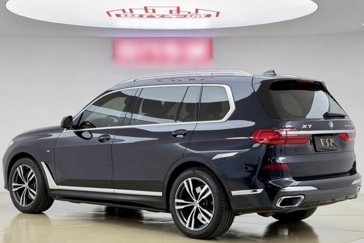 Used BMW X7 2022 xDrive40i Luxury M Sport Package Exterior 4