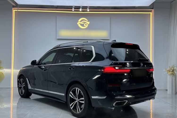 Used BMW X7 2022 xDrive40i Luxury M Sport Package Exterior 4