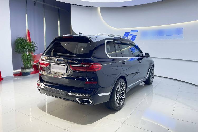 Used BMW X7 2022 xDrive40i Luxury M Sport Package Exterior 4