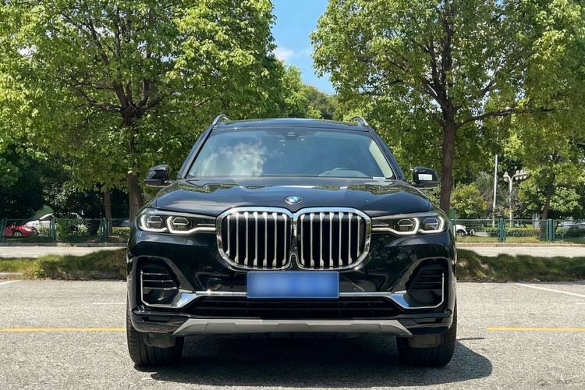 Used BMW X7 2022 xDrive40i Luxury Package with Leading Features Exterior 5