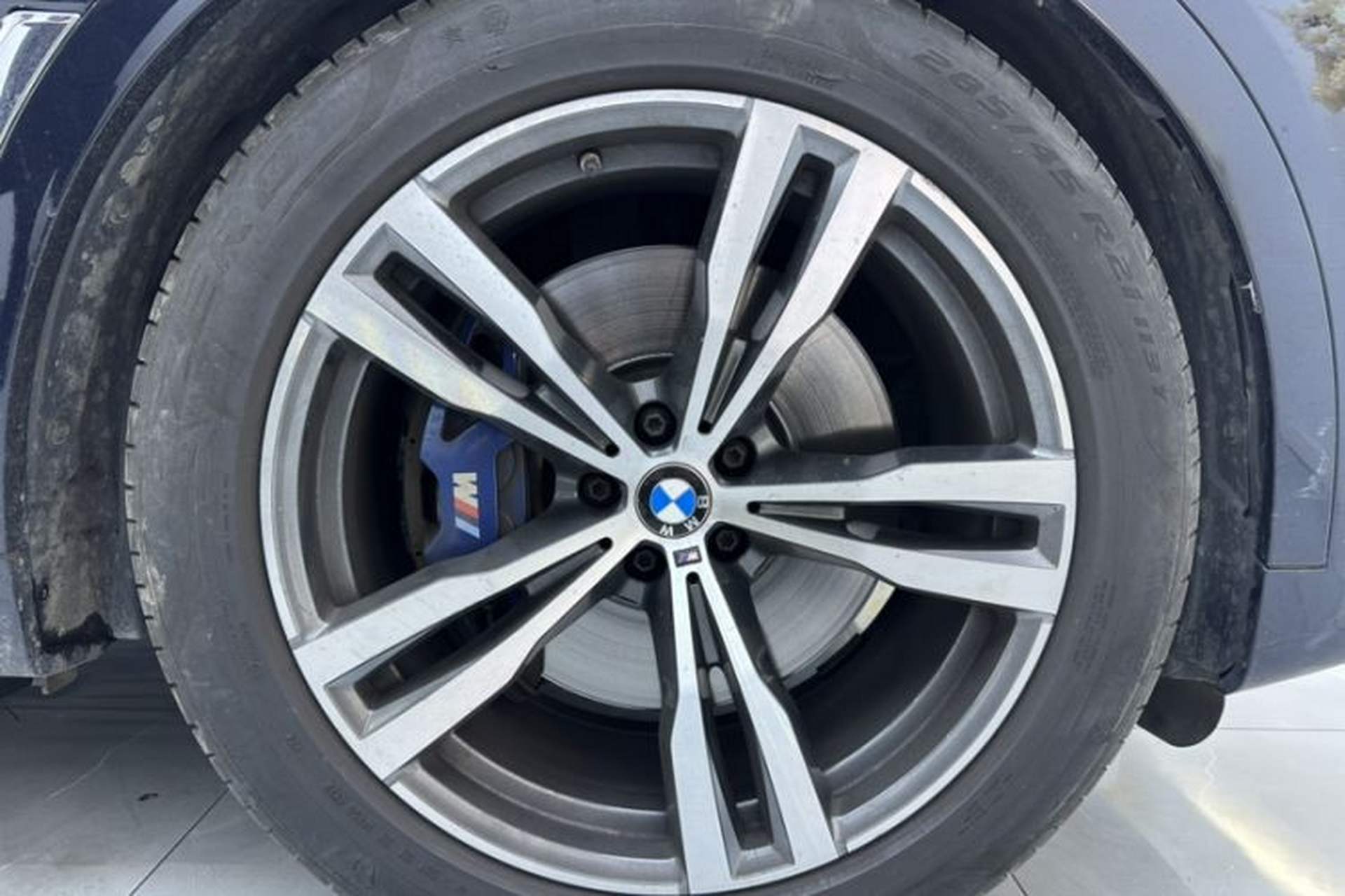 Used BMW X7 2022 xDrive40i Luxury M Sport Package Exterior 6
