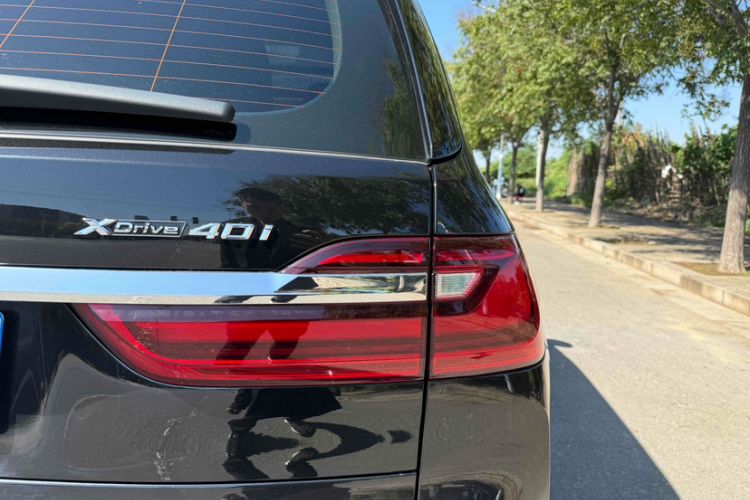 Used BMW X7 2022 xDrive40i Luxury Package with Leading Features Exterior 6
