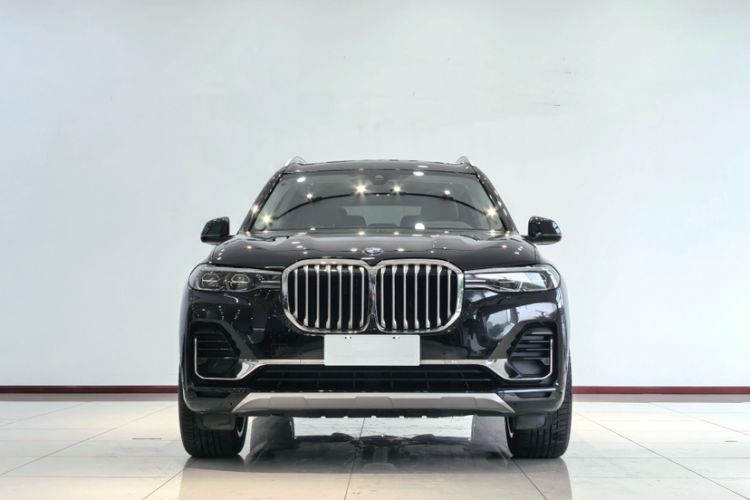 Used BMW X7 2022 xDrive40i Luxury Package with Leading Features Exterior 6