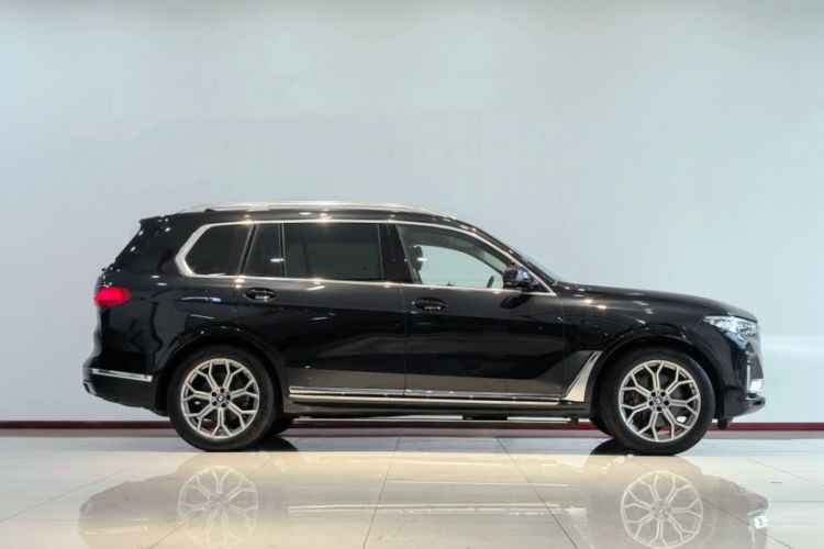 Used BMW X7 2022 xDrive40i Luxury Package with Leading Features Exterior 8