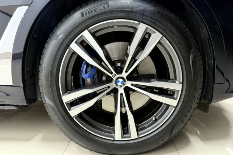 Used BMW X7 2022 xDrive40i Luxury M Sport Package Exterior 9