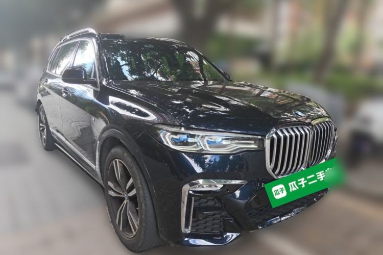 Used BMW X7 2022 xDrive40i Luxury M Sport Package Front Right 45 Deg