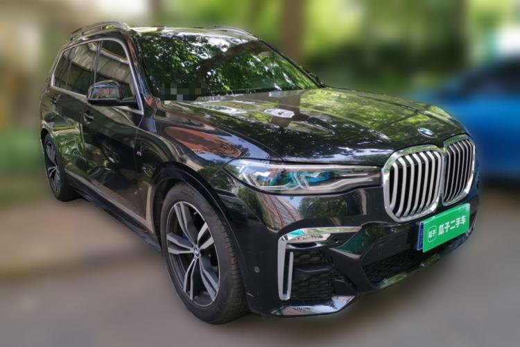 Used BMW X7 2022 xDrive40i Luxury M Sport Package Front Right 45 Deg