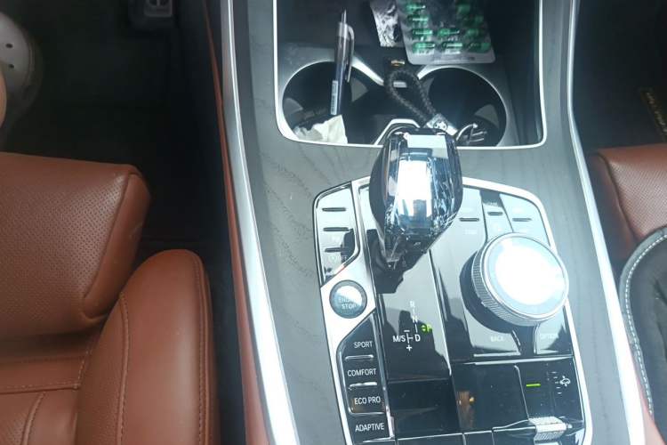 Used BMW X7 2022 xDrive40i Luxury M Sport Package Gear Lever