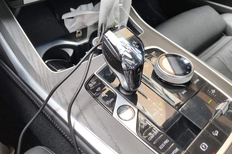 Used BMW X7 2022 xDrive40i Luxury M Sport Package Gear Lever
