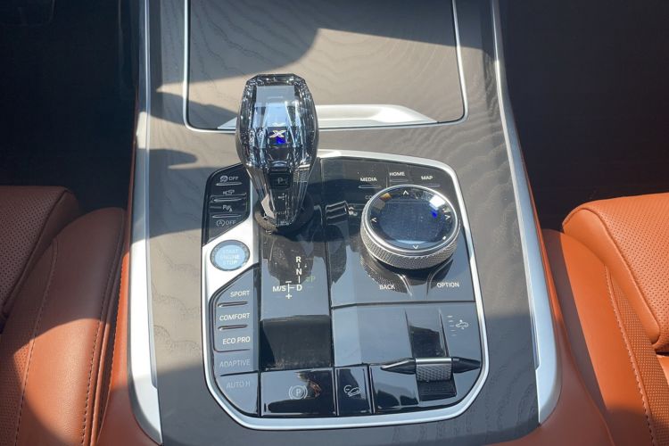Used BMW X7 2022 xDrive40i Luxury M Sport Package Gear Lever