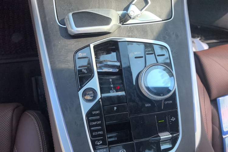 Used BMW X7  Gear Lever