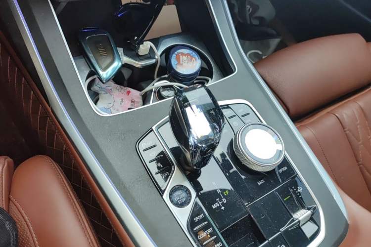 Used BMW X7 2022 xDrive40i Luxury M Sport Package Gear Lever