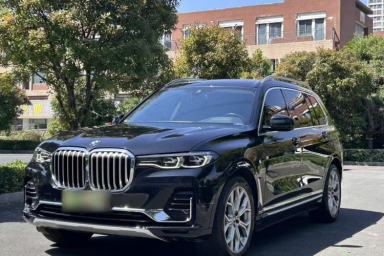 Used BMW X7 2022 xDrive40i Luxury Package with Leading Features