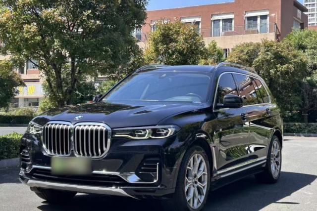 Used BMW X7 2022 xDrive40i Luxury Package with Leading Features
