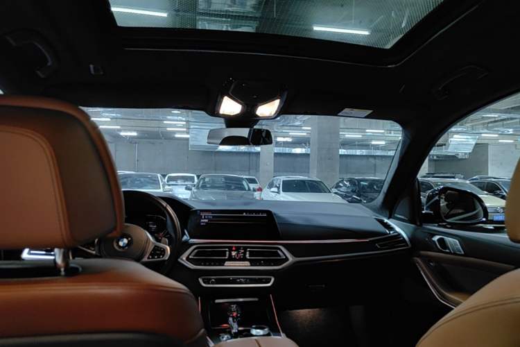 Used BMW X7 2022 xDrive40i Luxury M Sport Package Headliner