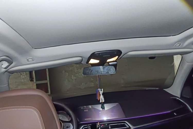 Used BMW X7 2022 xDrive40i Luxury Package with Leading Features Headliner