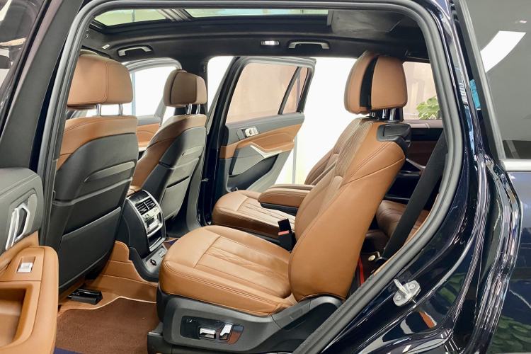 Used BMW X7 2022 xDrive40i Luxury M Sport Package Interior 1