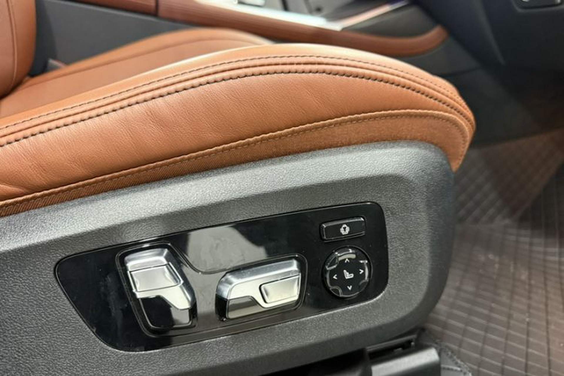 Used BMW X7 2022 xDrive40i Luxury M Sport Package Interior 1