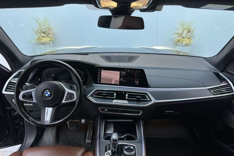 Used BMW X7 2022 xDrive40i Luxury M Sport Package Interior 1
