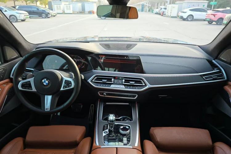 Used BMW X7 2022 xDrive40i Luxury M Sport Package Interior 1
