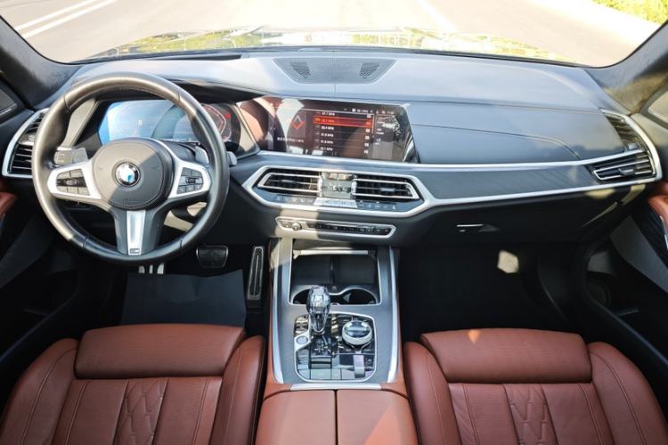 Used BMW X7 2022 xDrive40i Luxury M Sport Package Interior 1