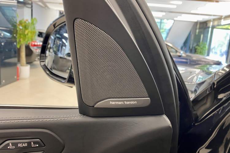 Used BMW X7 2022 xDrive40i Luxury M Sport Package Interior 10
