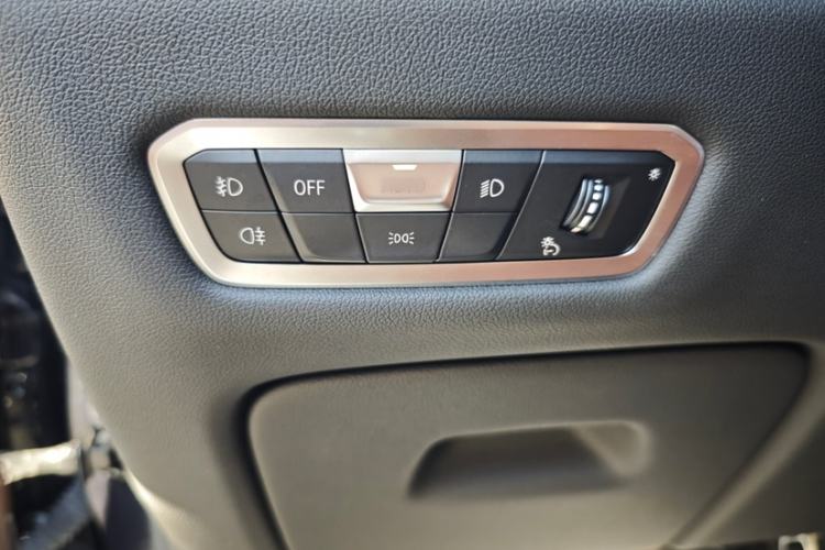 Used BMW X7 2022 xDrive40i Luxury M Sport Package Interior 10