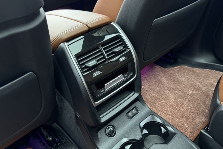 Used BMW X7 2022 xDrive40i Luxury M Sport Package Interior 10