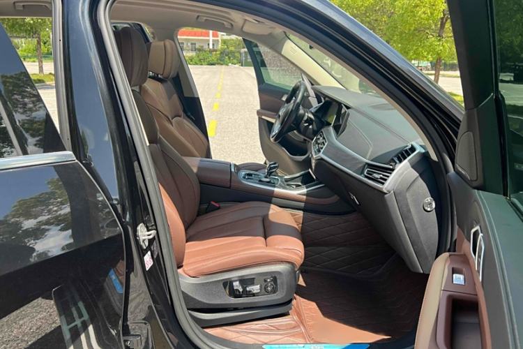 Used BMW X7 2022 xDrive40i Luxury Package with Leading Features Interior 10