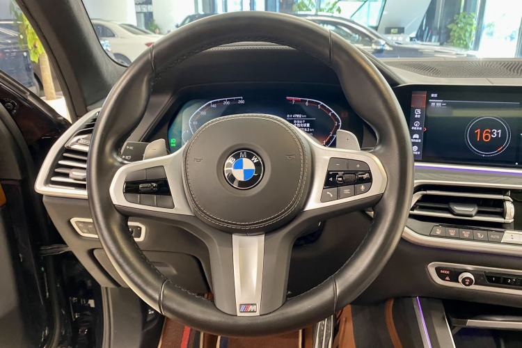 Used BMW X7 2022 xDrive40i Luxury M Sport Package Interior 11