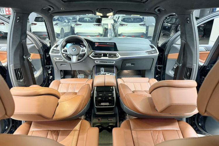 Used BMW X7 2022 xDrive40i Luxury M Sport Package Interior 11