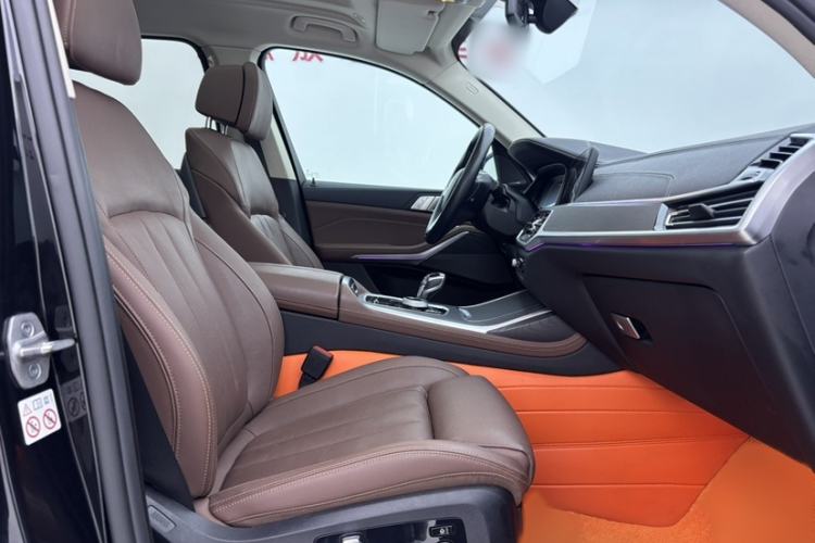 Used BMW X7 2022 xDrive40i Luxury Package with Leading Features Interior 11