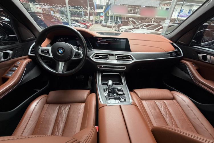 Used BMW X7 2022 xDrive40i Luxury M Sport Package Interior 12