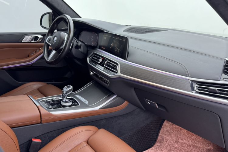 Used BMW X7 2022 xDrive40i Luxury M Sport Package Interior 14