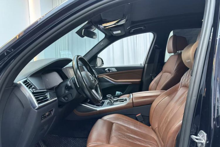 Used BMW X7 2022 xDrive40i Luxury M Sport Package Interior 2