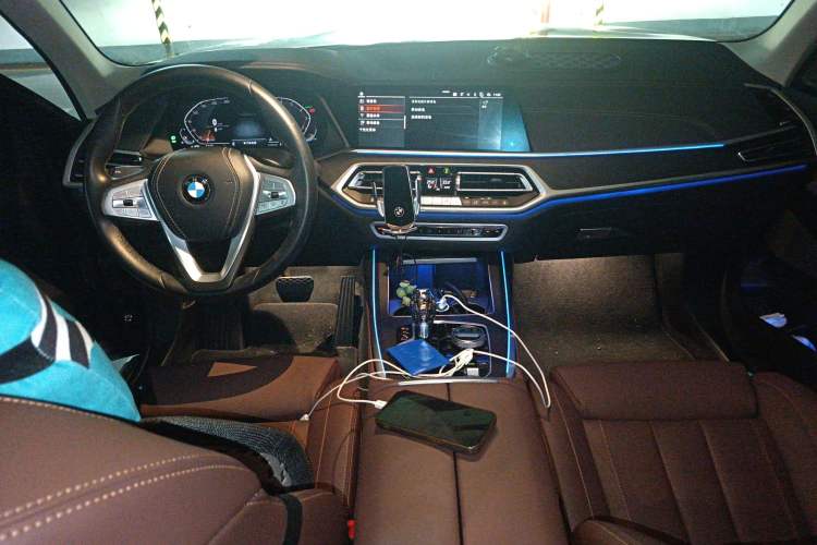 Used BMW X7 2022 xDrive40i Luxury Package with Leading Features Interior 2