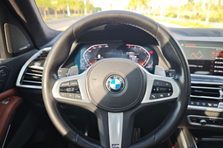 Used BMW X7 2022 xDrive40i Luxury M Sport Package Interior 2