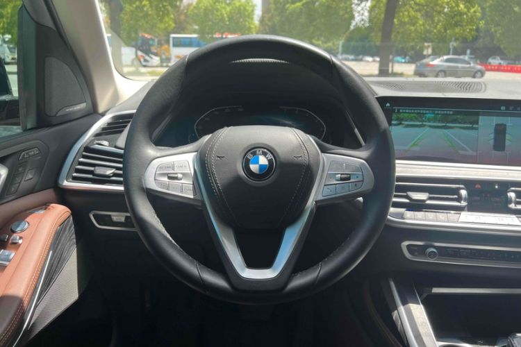 Used BMW X7 2022 xDrive40i Luxury Package with Leading Features Interior 2