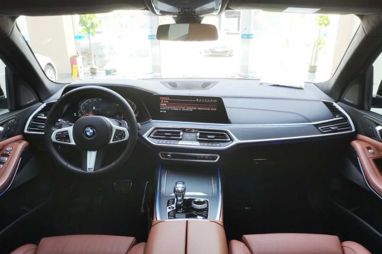 Used BMW X7 2022 xDrive40i Luxury M Sport Package Interior 3