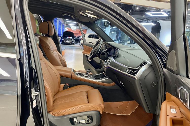 Used BMW X7 2022 xDrive40i Luxury M Sport Package Interior 3