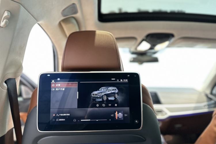 Used BMW X7 2022 xDrive M50i Interior 4