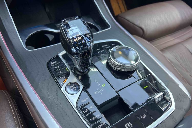 Used BMW X7 2022 xDrive40i Luxury Package with Leading Features Interior 4