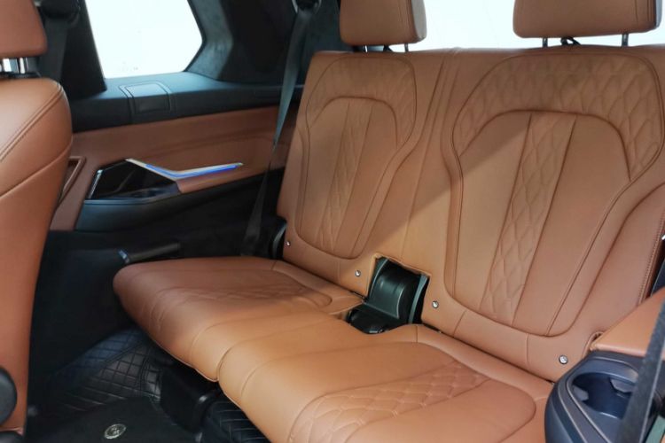 Used BMW X7 2022 xDrive40i Luxury M Sport Package Interior 5