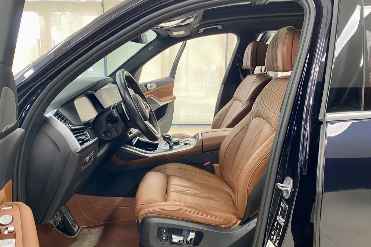 Used BMW X7 2022 xDrive40i Luxury M Sport Package Interior 5