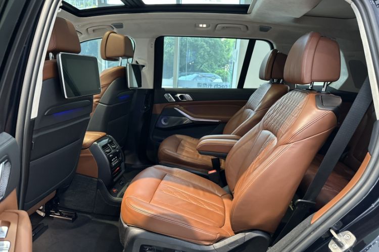 Used BMW X7 2022 xDrive M50i Interior 5