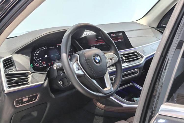 Used BMW X7 2022 xDrive40i Luxury Package with Leading Features Interior 5