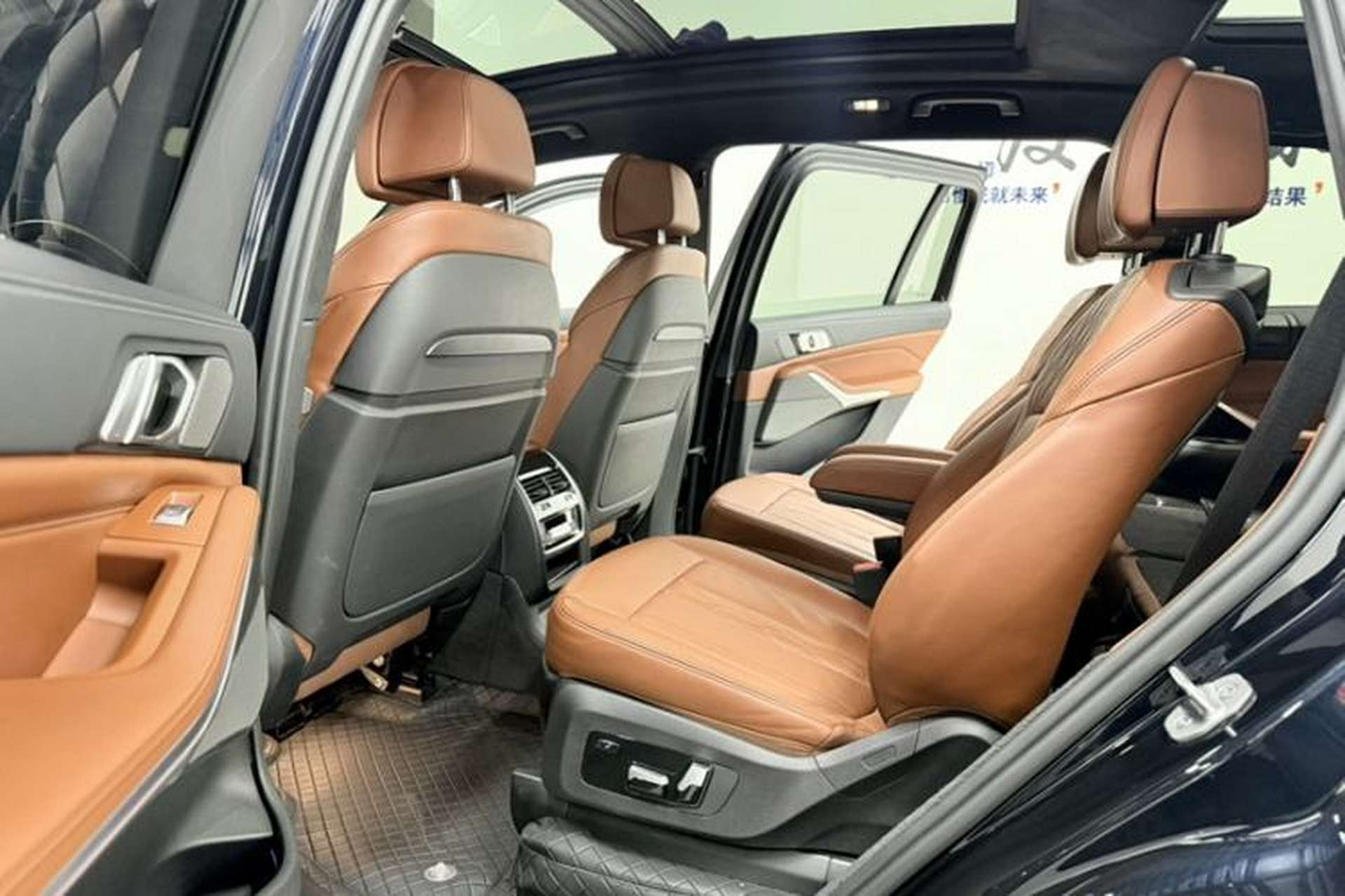 Used BMW X7 2022 xDrive40i Luxury M Sport Package Interior 6