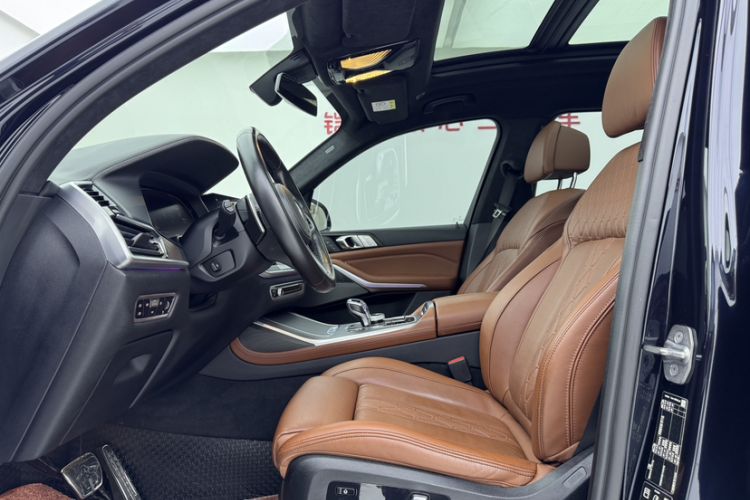 Used BMW X7 2022 xDrive40i Luxury M Sport Package Interior 6