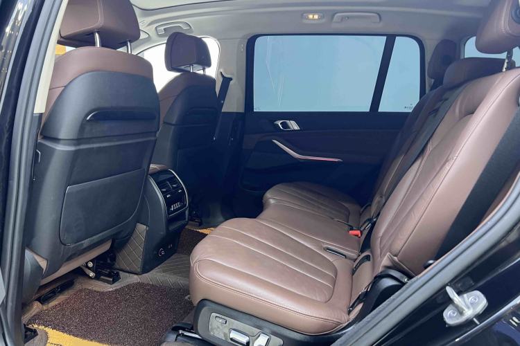 Used BMW X7 2022 xDrive40i Luxury Package with Leading Features Interior 6